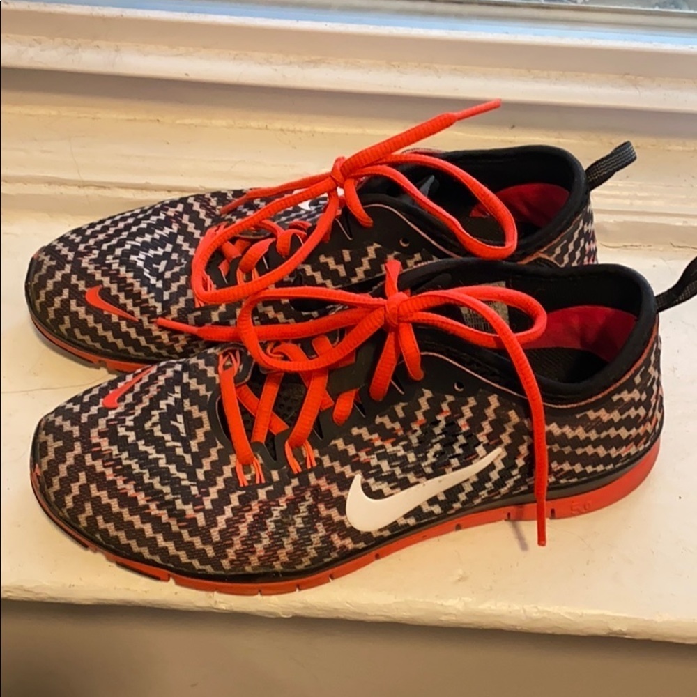 Nike free TR fit infrared black white zig zag 6.5